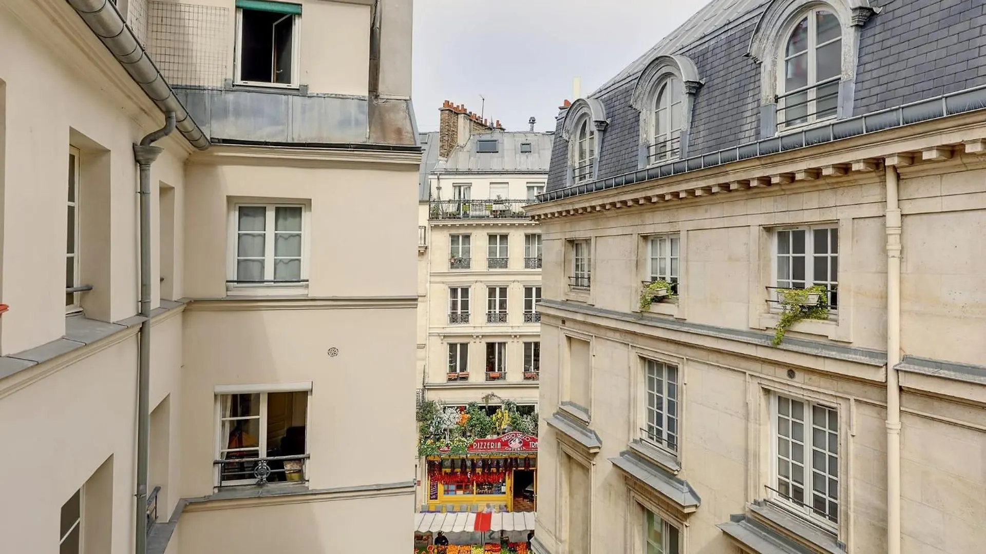 Apartment Pompidou & Central Paris - 1Br - Cityapartmentstay